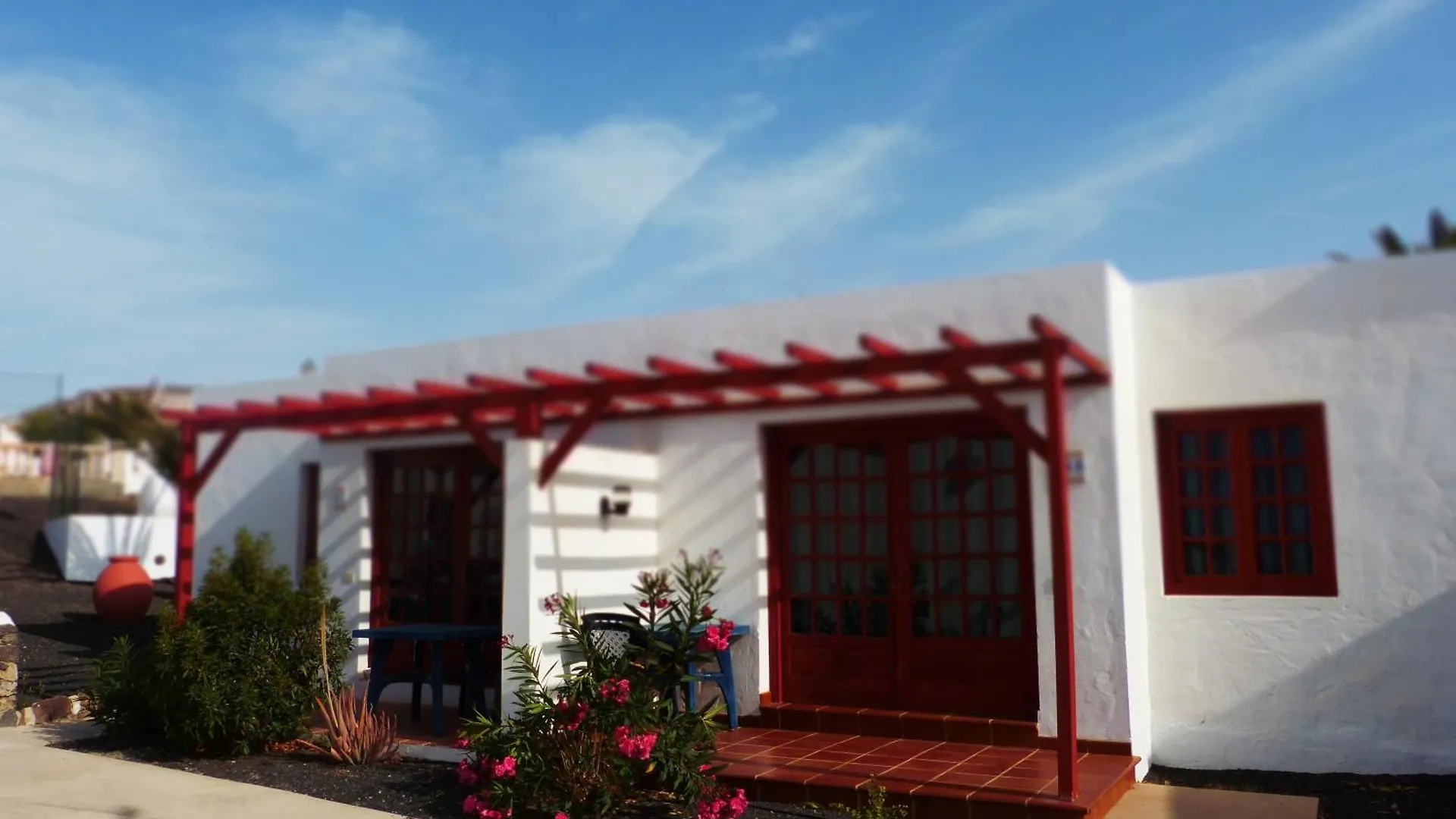 Bungalows Castillo Beach contacts